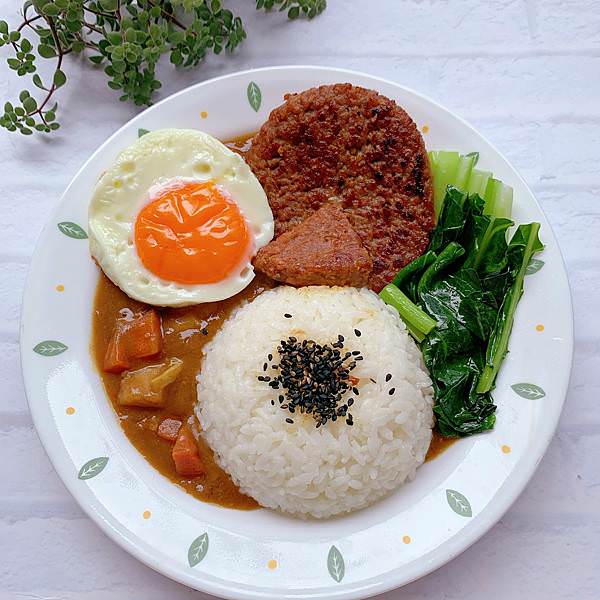 漢堡排咖哩飯三機植物肉.jpg 漢堡排咖哩飯三機植物肉.jpg