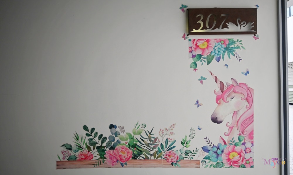 台中芭蕾城堡酒店｜畢業歡唱生日慶生KTV主題房，台中親子住宿首選