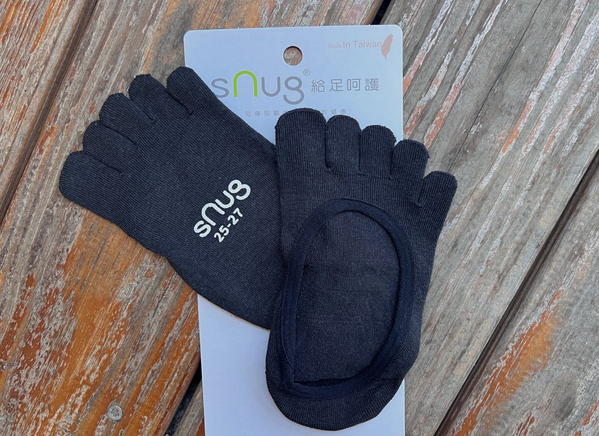 除臭襪推薦|sNug 海洋友善銀離子襪,穿健康除臭襪,一起環保愛地球 - 第17張圖 黑色除臭五指襪
