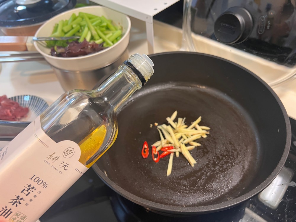 苦茶油推薦|耕沅100%冷壓苦茶油500ml,傳承四代古法冷壓初榨,冷食熱炒都適用。 - 第10張圖 苦茶油推薦|耕沅100%冷壓苦茶油500ml,傳承四代古法冷壓初榨,冷食熱炒都適用。