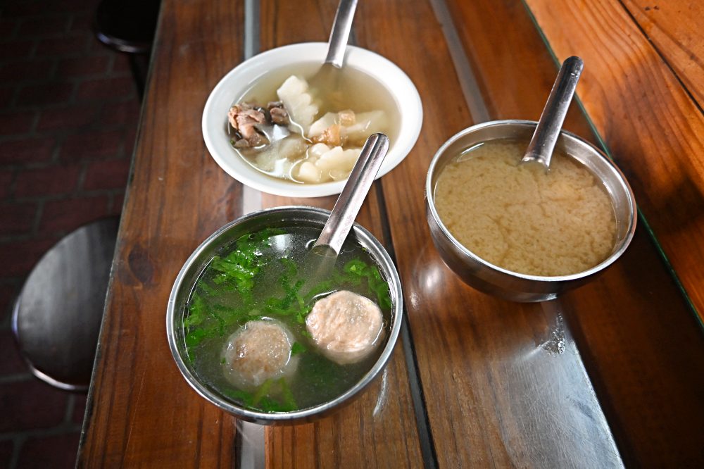 台中第二市場|山河魯肉飯,菜市場內的爌肉飯早午餐,滷肉飯排隊名店,內有隱藏版菜色 - 第7張圖 台中第二市場|山河魯肉飯,菜市場內的爌肉飯早午餐,滷肉飯排隊名店,內有隱藏版菜色