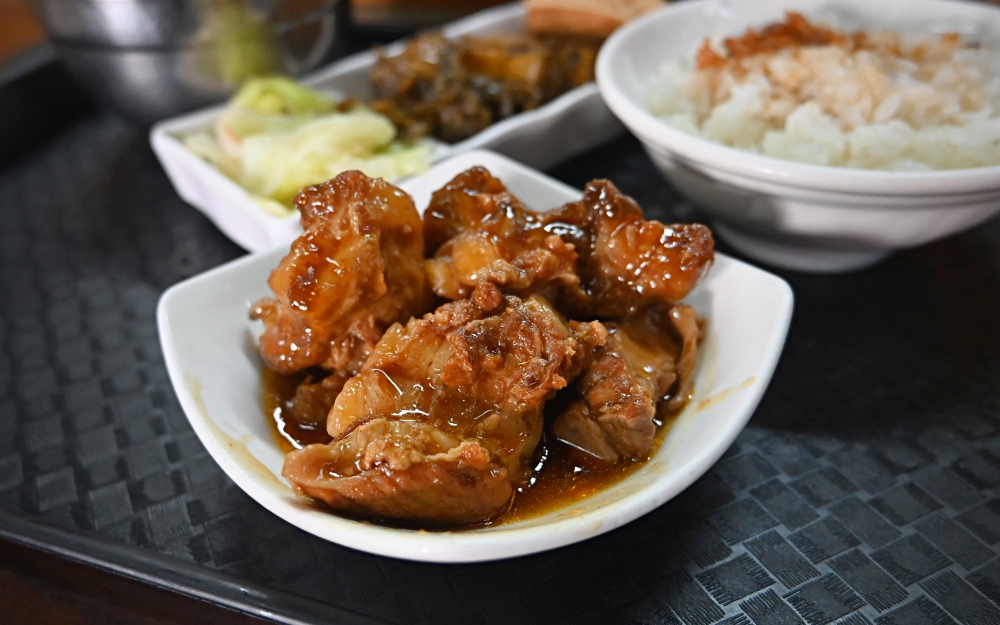 台中第二市場|山河魯肉飯,菜市場內的爌肉飯早午餐,滷肉飯排隊名店,內有隱藏版菜色 - 第11張圖 台中第二市場|山河魯肉飯,菜市場內的爌肉飯早午餐,滷肉飯排隊名店,內有隱藏版菜色