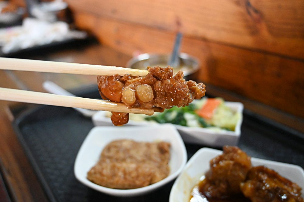 台中第二市場|山河魯肉飯,菜市場內的爌肉飯早午餐,滷肉飯排隊名店,內有隱藏版菜色 - 第12張圖 台中第二市場|山河魯肉飯,菜市場內的爌肉飯早午餐,滷肉飯排隊名店,內有隱藏版菜色