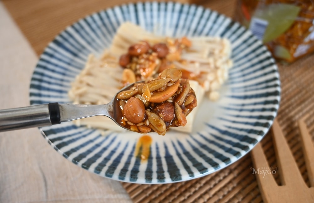 五仁胡麻果油|素食拌醬推薦,香氣濃郁,每一口吃得到堅果原粒,口感味蕾多重滿足 - 第2張圖 五仁胡麻果油|素食拌醬推薦,香氣濃郁,每一口吃得到堅果原粒,口感味蕾多重滿足