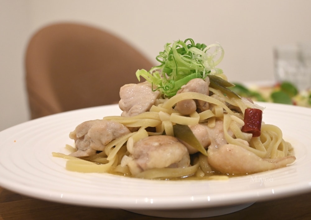 剝皮辣椒雞肉義大利麵
